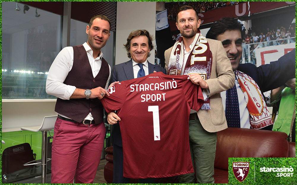 Parceria entre StarCasinò Sport e Torino FC: o anúncio oficial é acompanhado por um aperto de mão entre as duas empresas